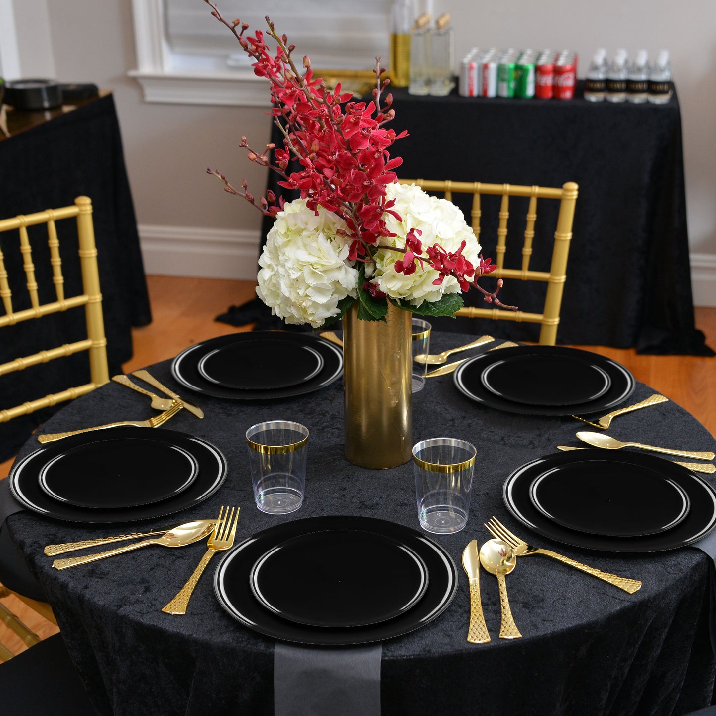 Black Flat Round Plastic Salad Plates (8.5")