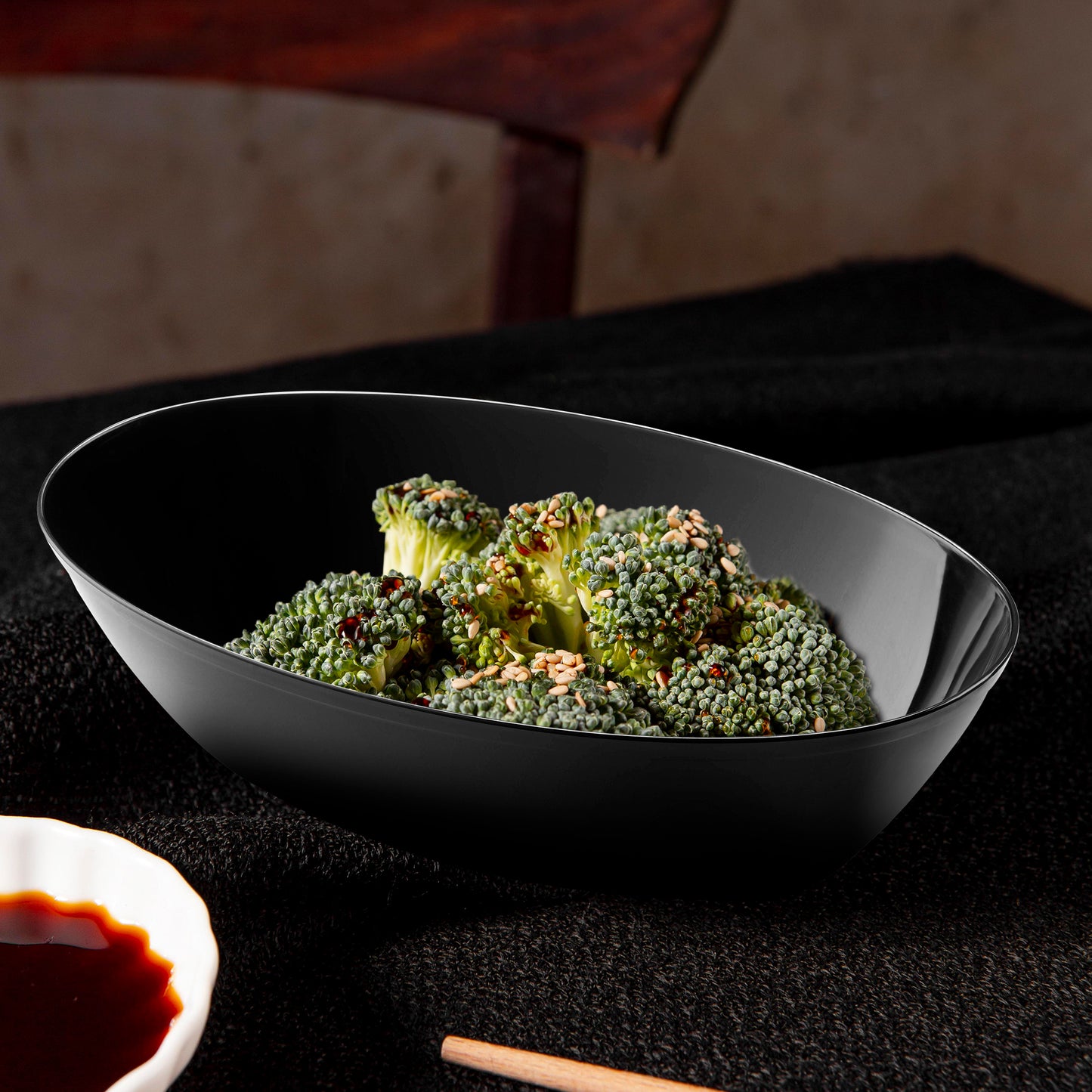 Black Oval Disposable Plastic Serving Bowls (2 qt.)