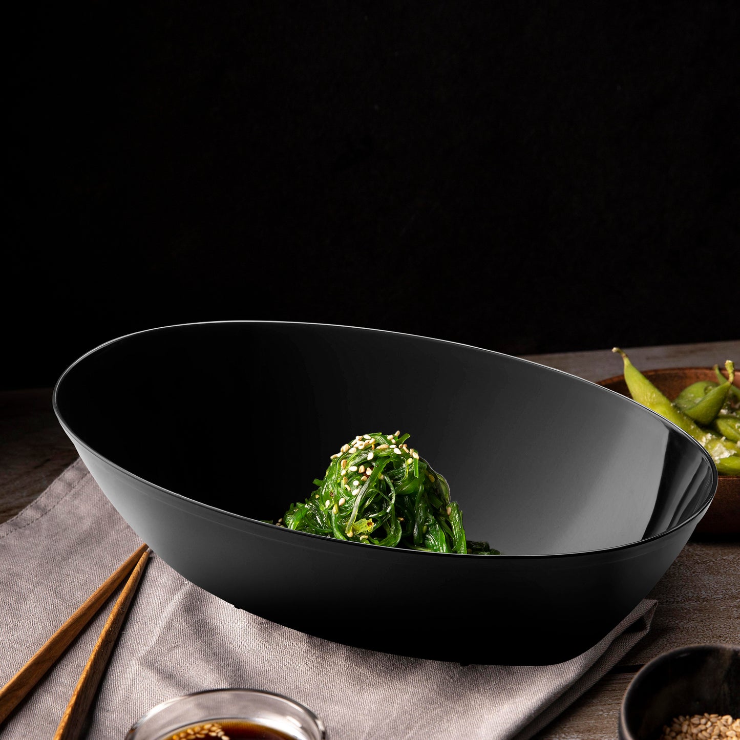Black Oval Disposable Plastic Serving Bowls (2 qt.)