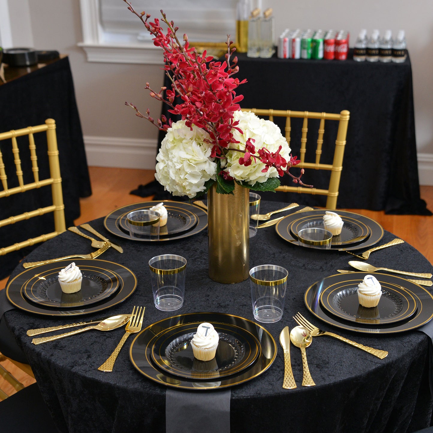 Black with Gold Edge Rim Disposable Plastic Dinner Plates (10.25")