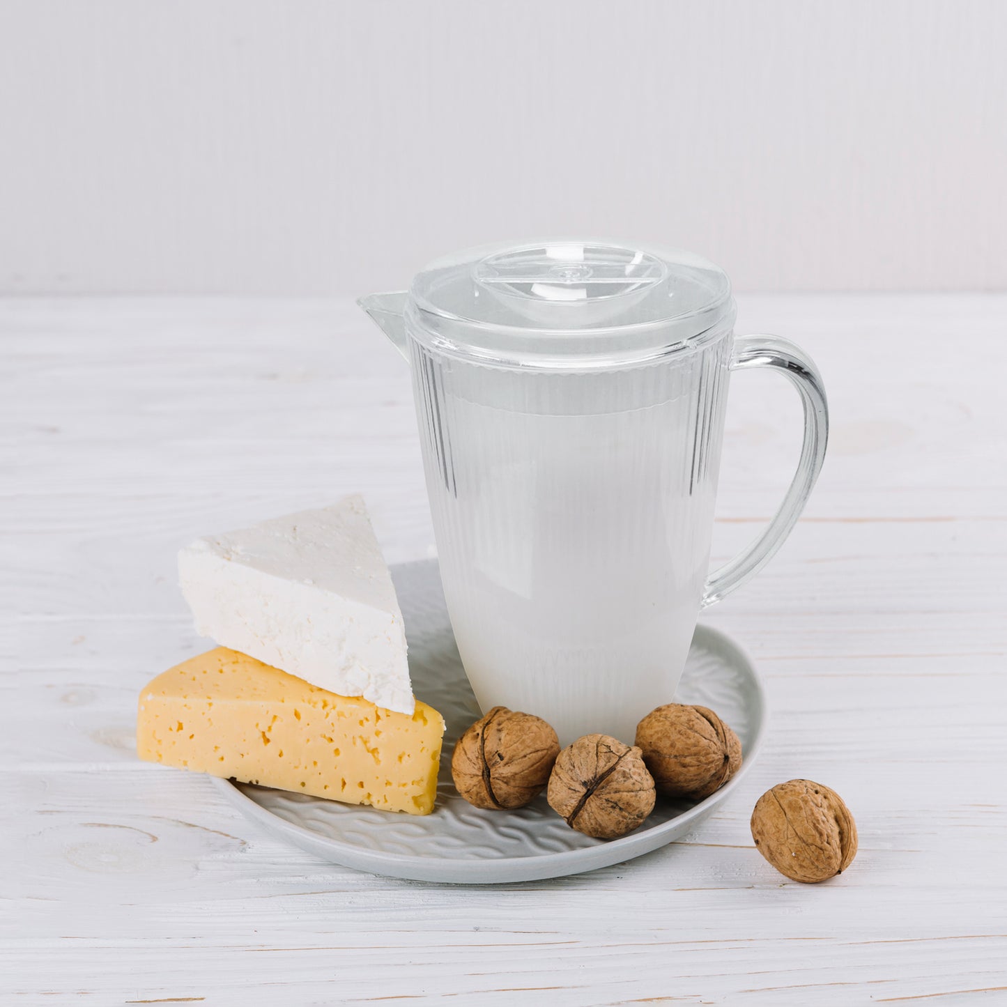 86 oz Clear Ribbed Plastic Pitchers