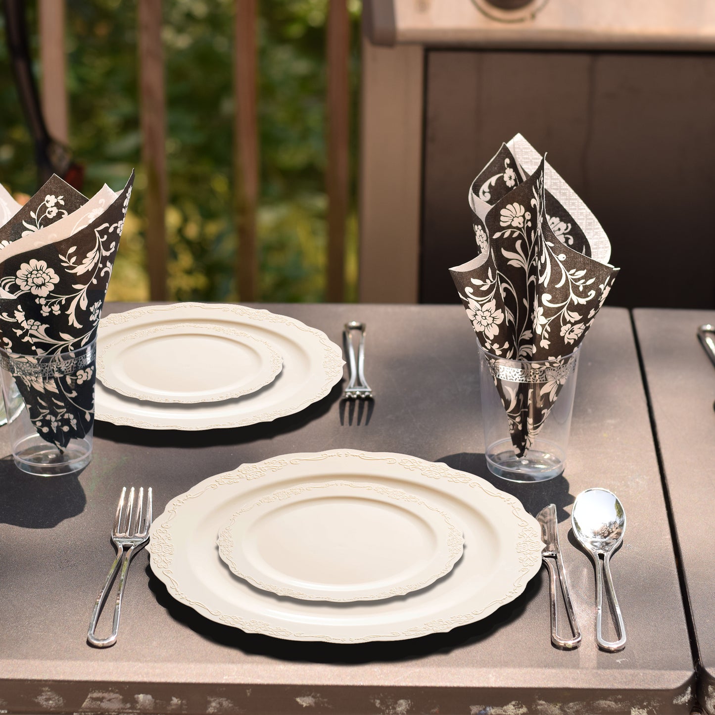 Ivory Vintage Round Plastic Disposable Dinner Plates (10")