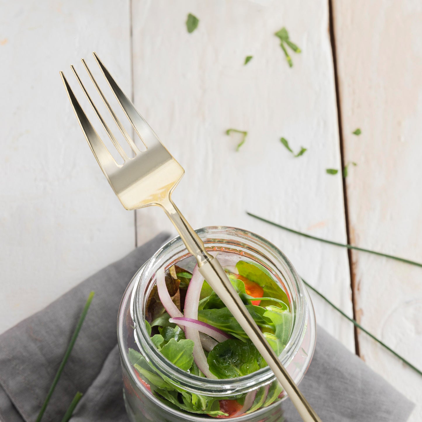 Shiny Metallic Gold Moderno Disposable Plastic Dessert Forks