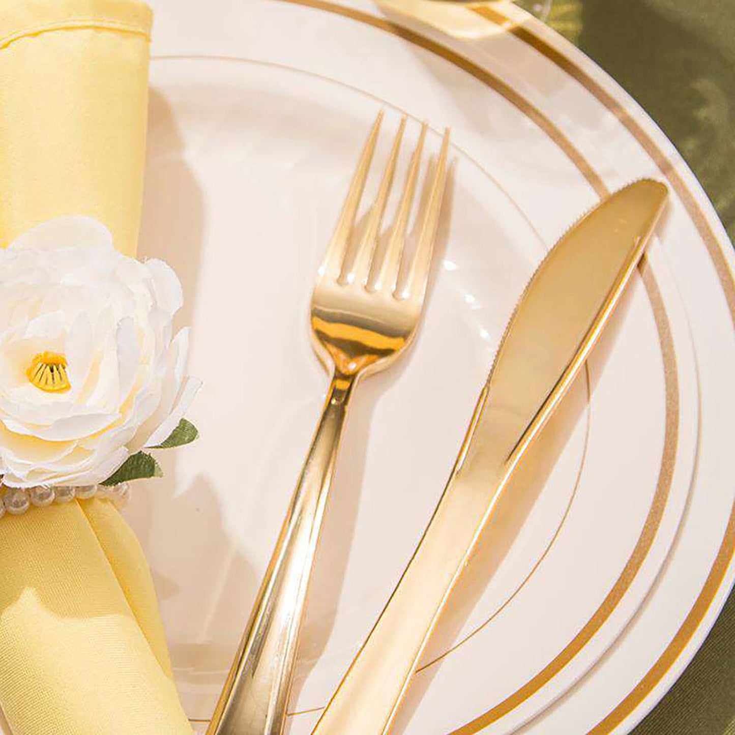Shiny Metallic Gold Disposable Plastic Knives