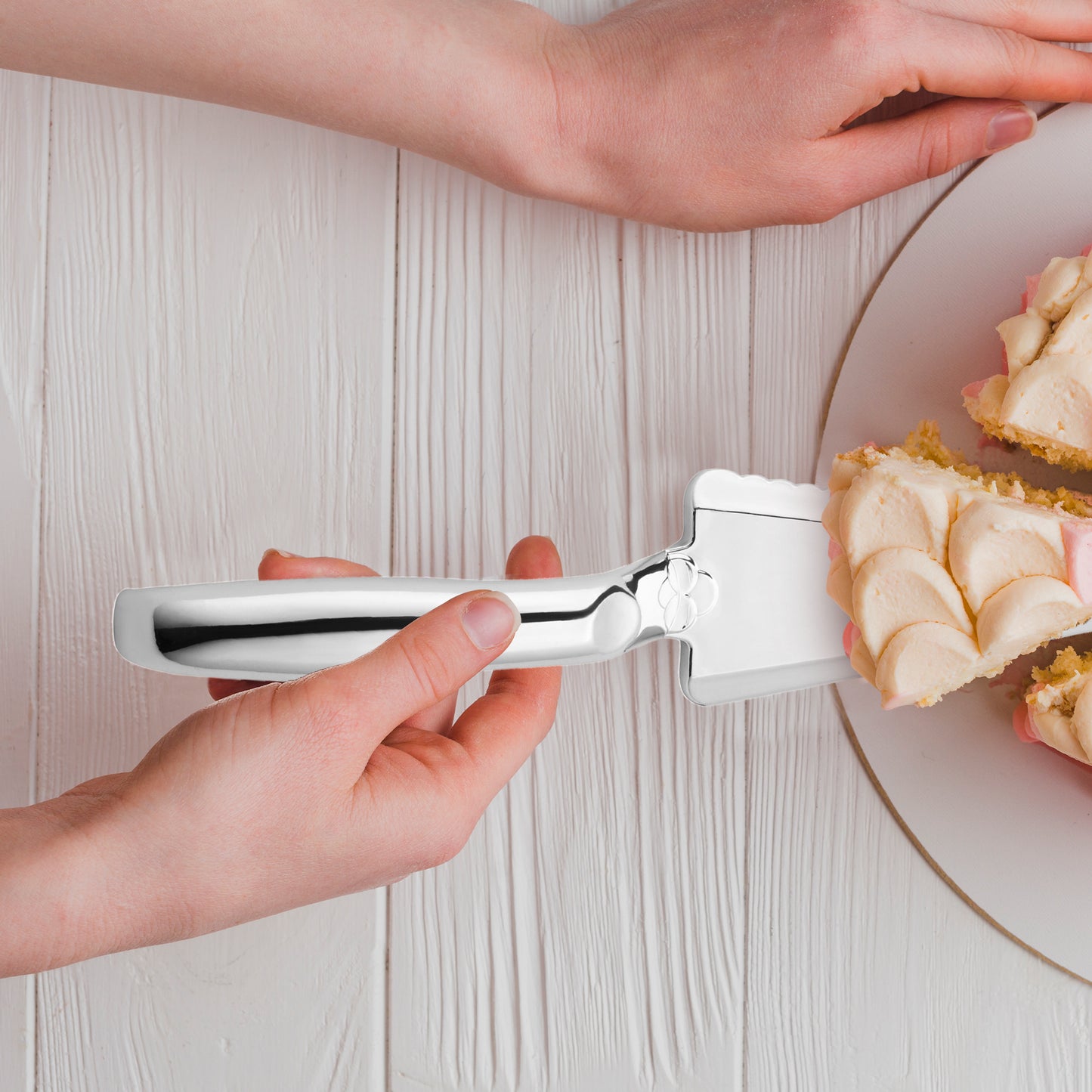 Shiny Silver Disposable Plastic Cake Lifters