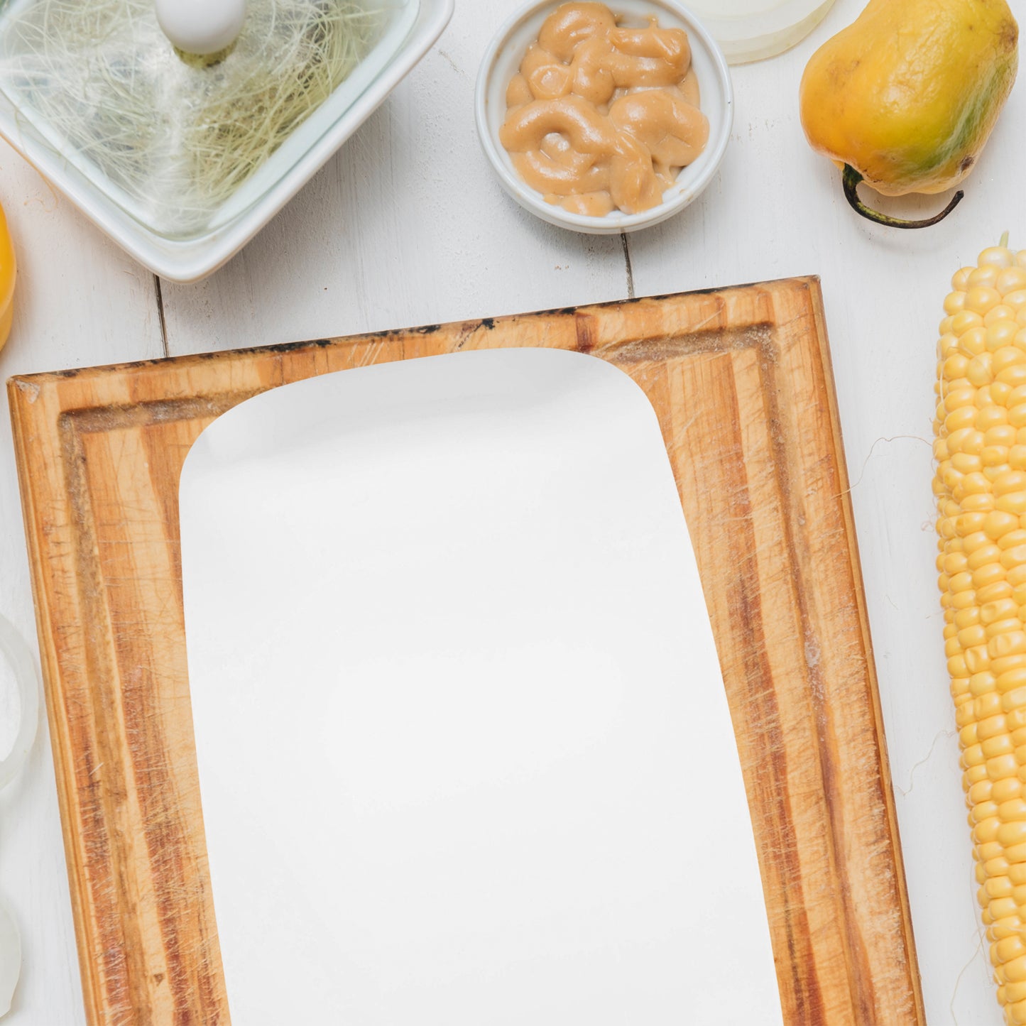 Solid White Flat Raised Edge Rectangular Plastic Plates (10.6" x 5")