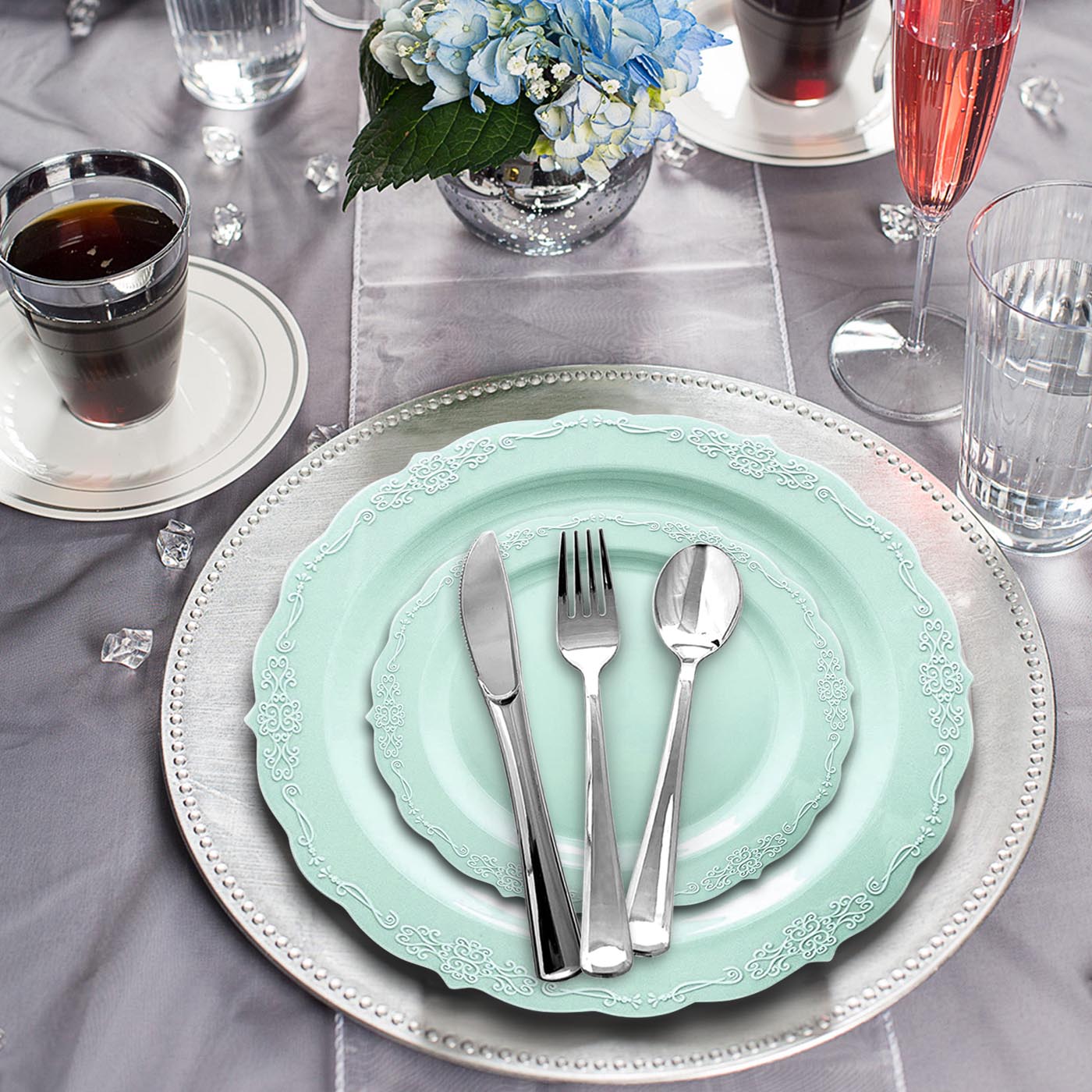 Turquoise Vintage Round Disposable Plastic Salad Plates (7.5")