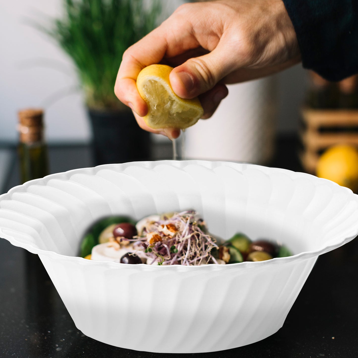 White Flair Disposable Plastic Dessert Bowls (5 oz.)
