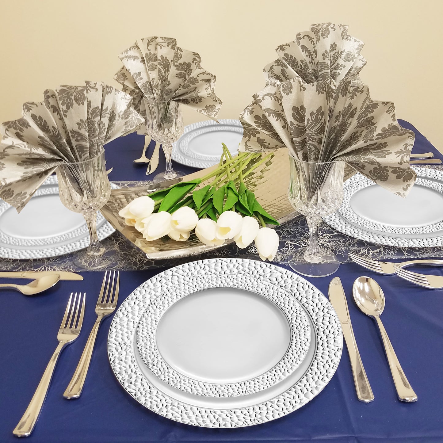 White with Silver Hammered Rim Round Disposable Plastic Dinner Plates (10.25")