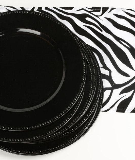 Things to Consider When Choosing Charger Plates