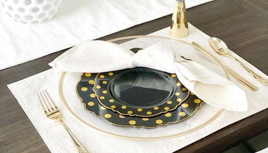 Wintertime Romance: Elegant Table Settings for a Wonderland Party