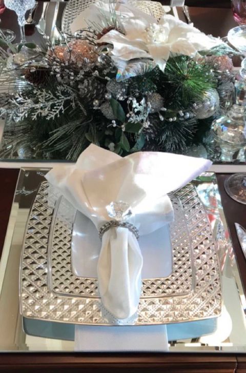 Bring the Holiday Magic into a Christmas Wedding