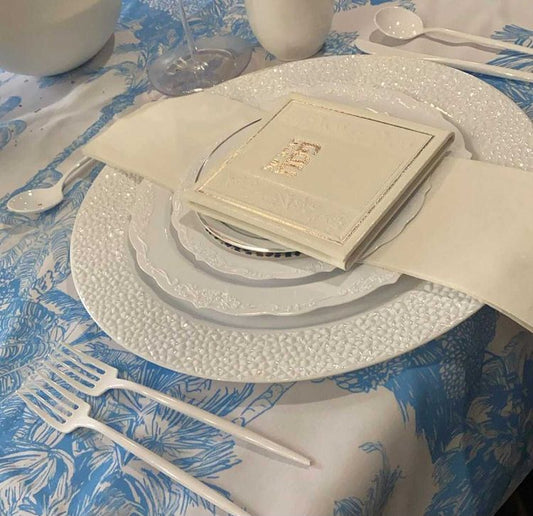 Frosty Finesse: A Guide to Winter Wonderland Elegance on the Table