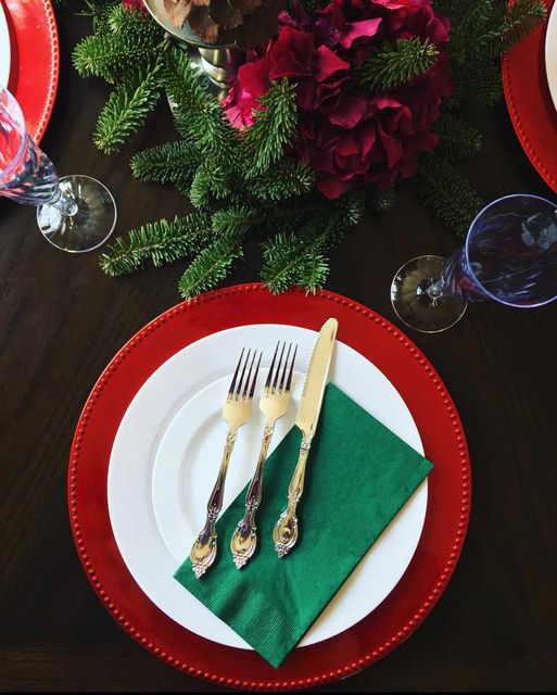 Cheery Christmas Table Decoration Ideas