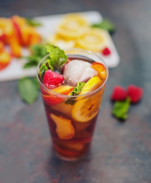 Why Choose Plastic Drinkware for a Spring Cookout