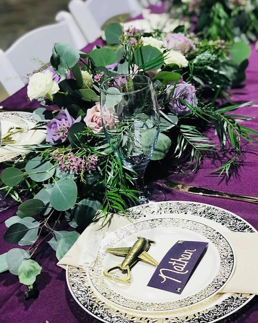 Chic and Timeless: Creating a Captivating Wedding Party Tablescape