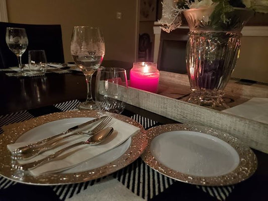 Candlelit Evenings: Romantic Winter Place Setting Ideas to Set the Mood