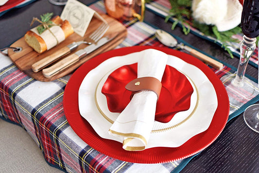 How to Decorate a Christmas Dinner Party Table In a Budget-Friendly Way?