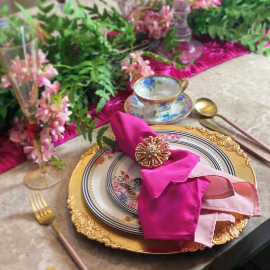 Setting the Perfect Vintage Table for a Delightful Spring Gathering