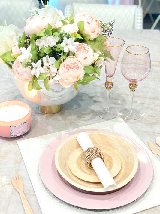 Chic and Green: Elevate Your Dining Experience with Eco-Friendly Table Decor
