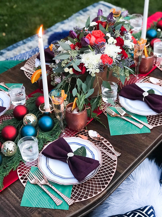 Merry and Bright: Outdoor Christmas Table Ideas to Spark Joy