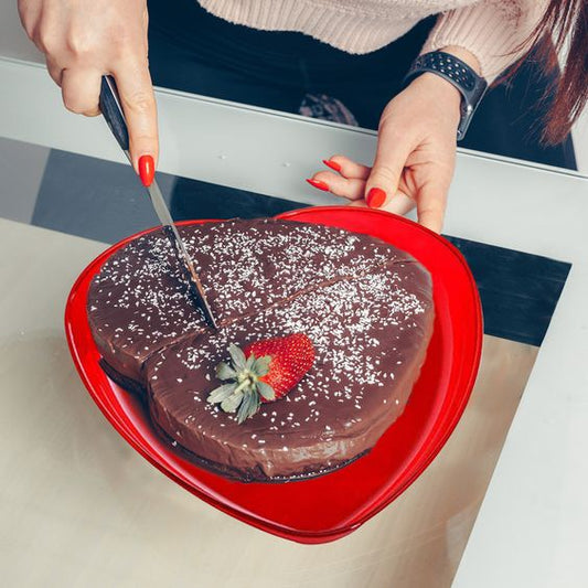 How to Make a Heart-Shaped Cake?