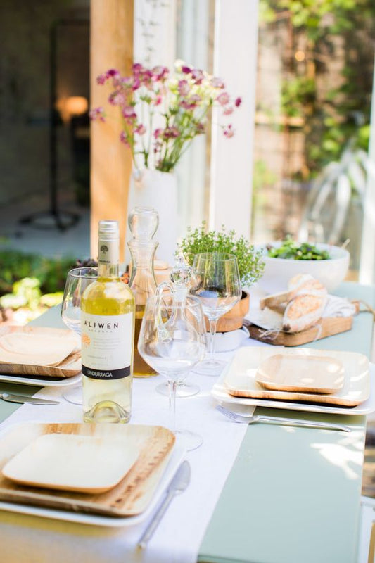 A Simple Summer Table Setup