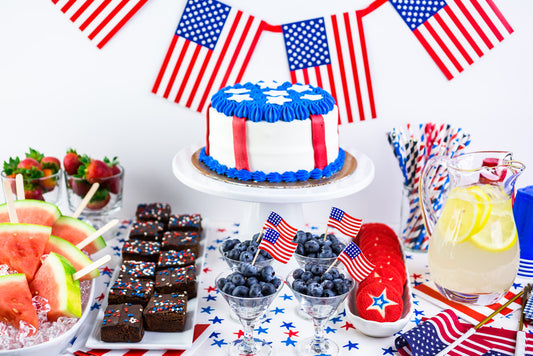 How to Set Up a Festive 4th of July Table for Kids?