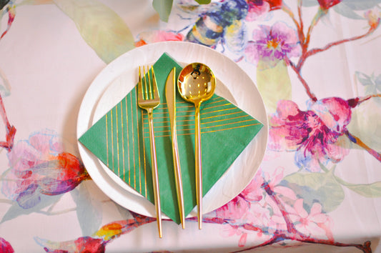 Floral Finesse: Stylish Spring Table Setting Inspiration