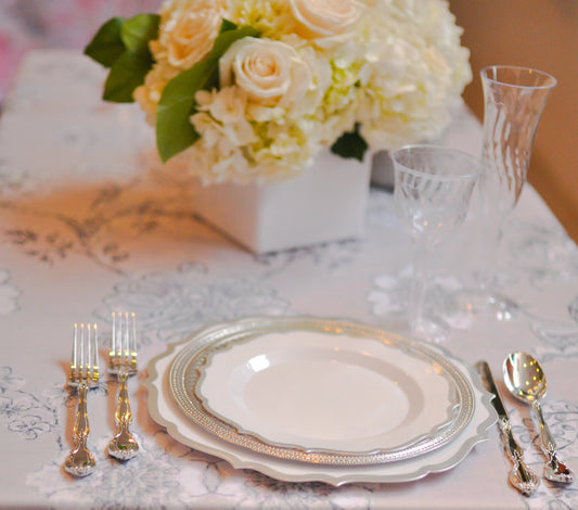 Expert Tips for a Well-Organized Table Setting