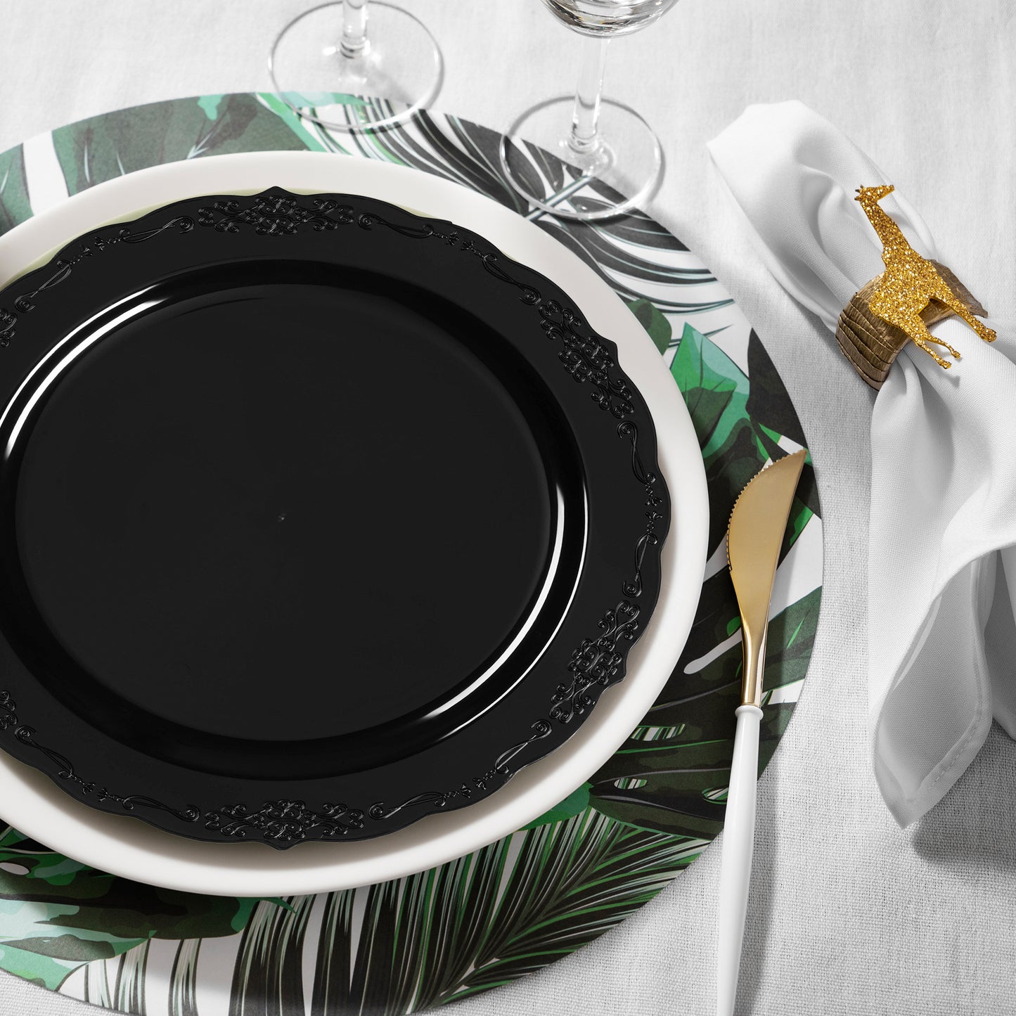 Black Vintage Rim Round Plastic Disposable Dinner Plates (10")