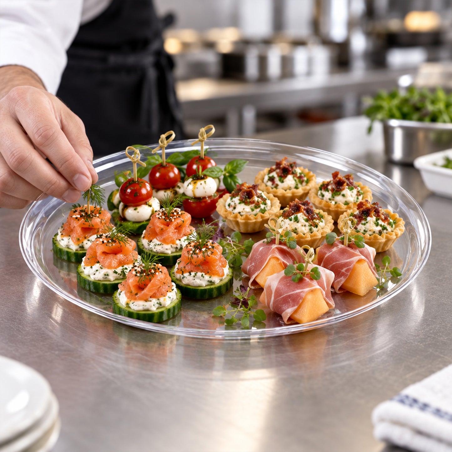 16" Clear Round Plastic Trays