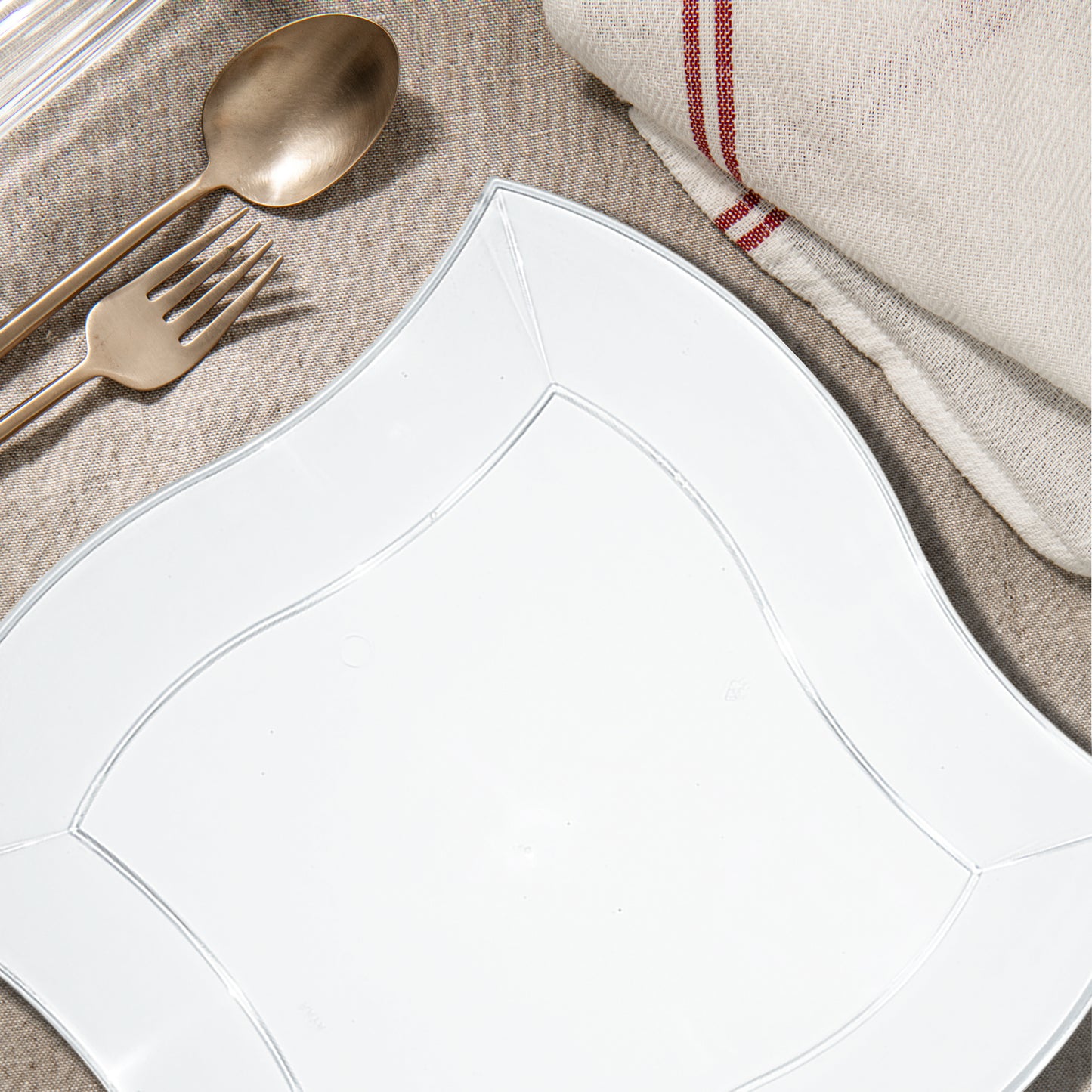 Clear Wave Plastic Salad Plates (7")