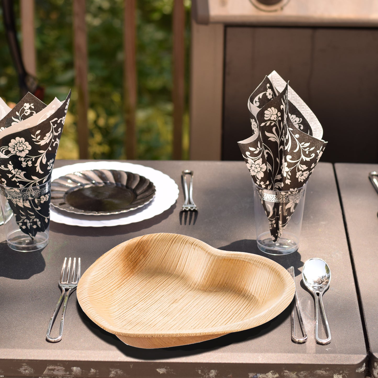 Heart Natural Palm Leaf Eco-Friendly Disposable Salad Plates (6")