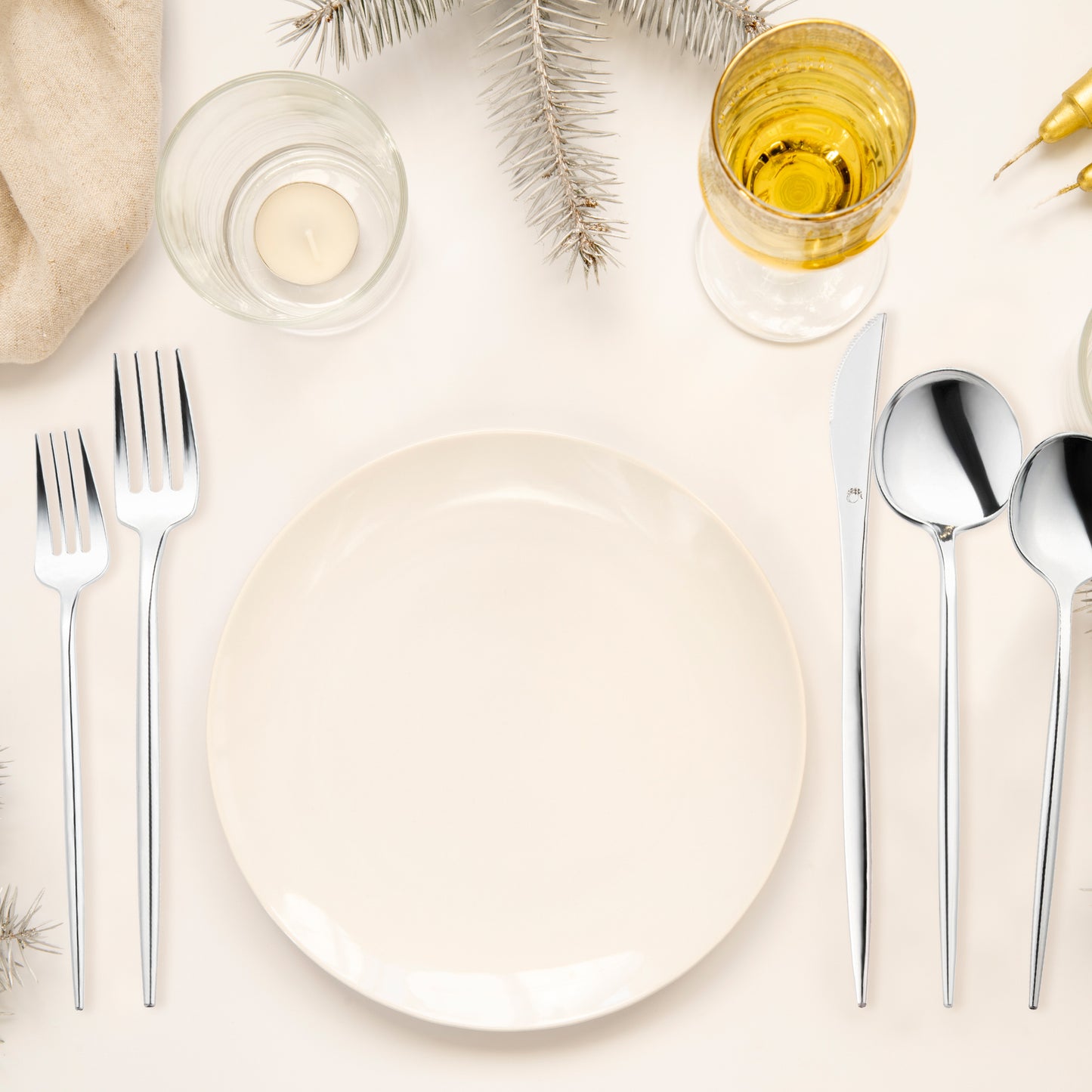 Shiny Metallic Silver Moderno Disposable Plastic Dessert Spoons