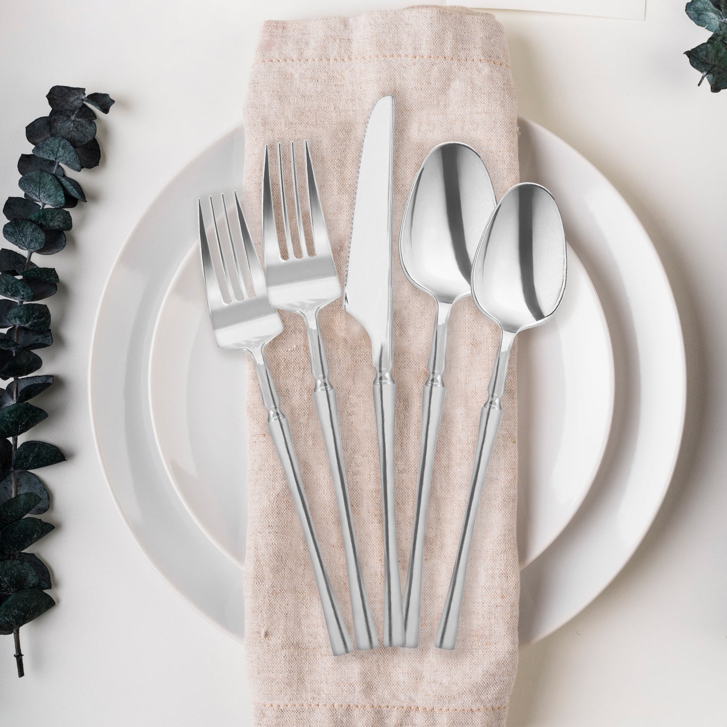 Shiny Metallic Silver Moderno Disposable Plastic Dinner Spoons