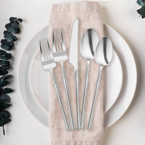 Shiny Metallic Silver Moderno Disposable Plastic Dinner Spoons