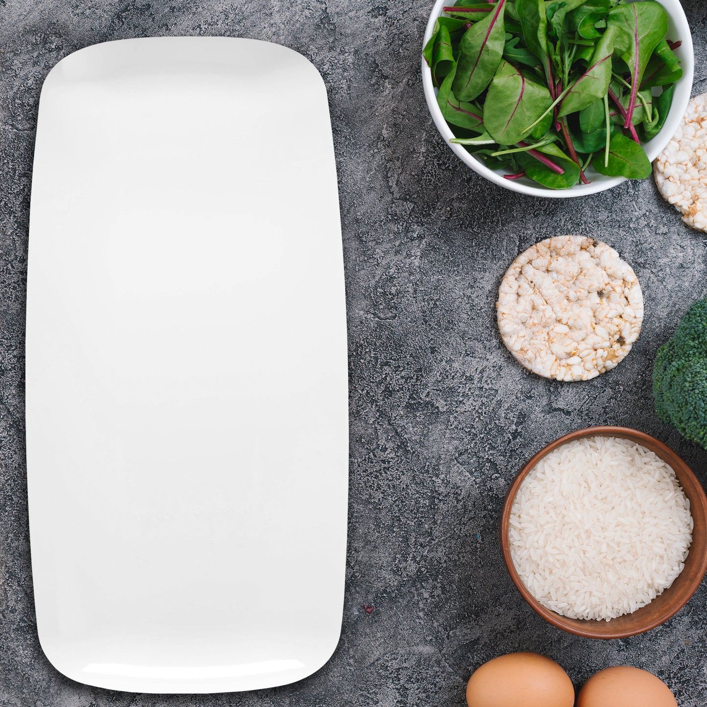 Solid White Flat Raised Edge Rectangular Plastic Plates (10.6" x 5")