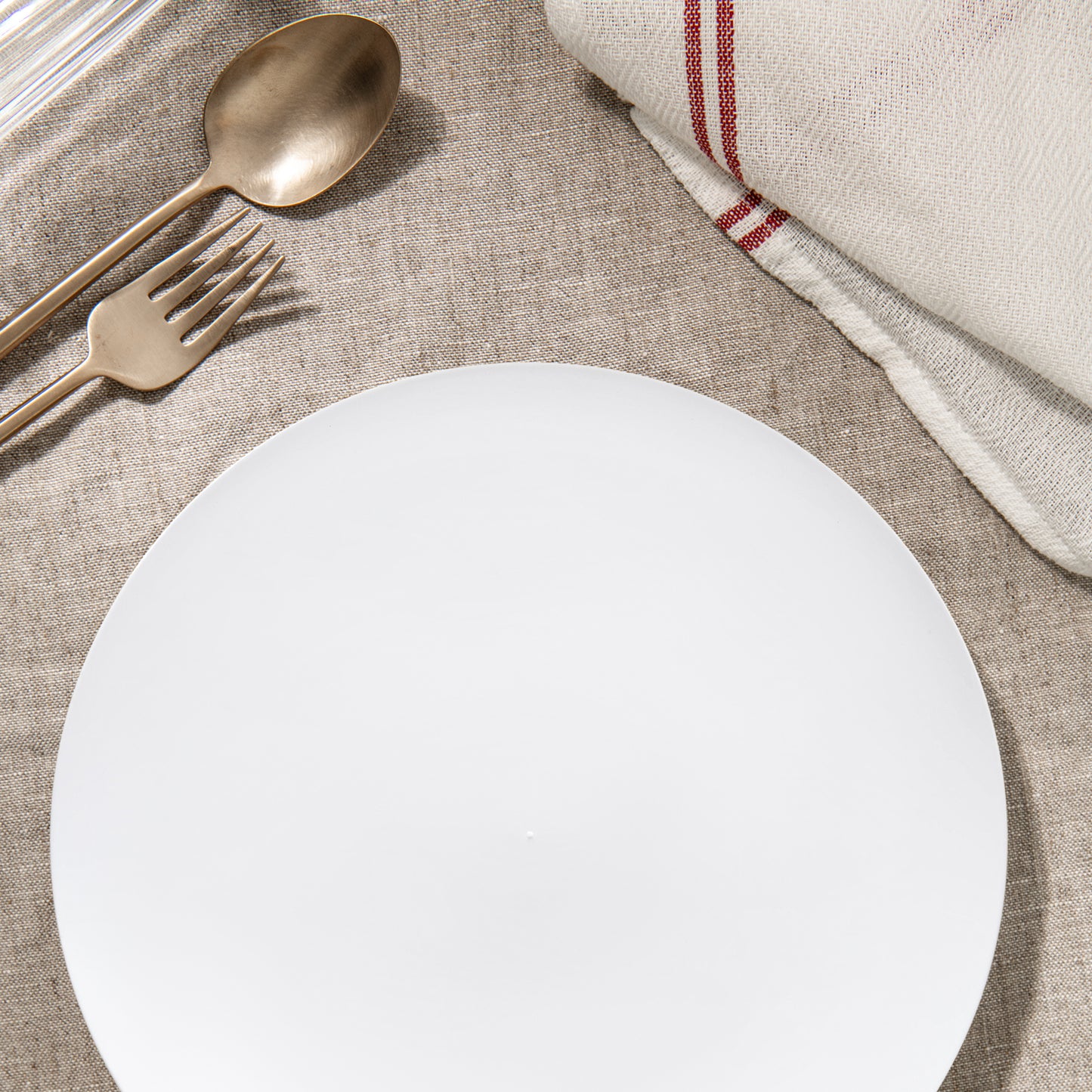 Solid White Organic Round Plastic Disposable Dinner Plates (10.25")