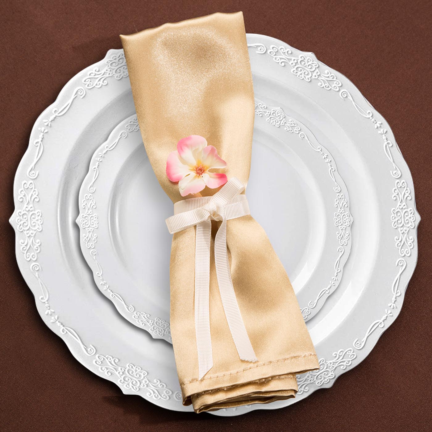 White Vintage Round Plastic Disposable Dinner Plates (10")