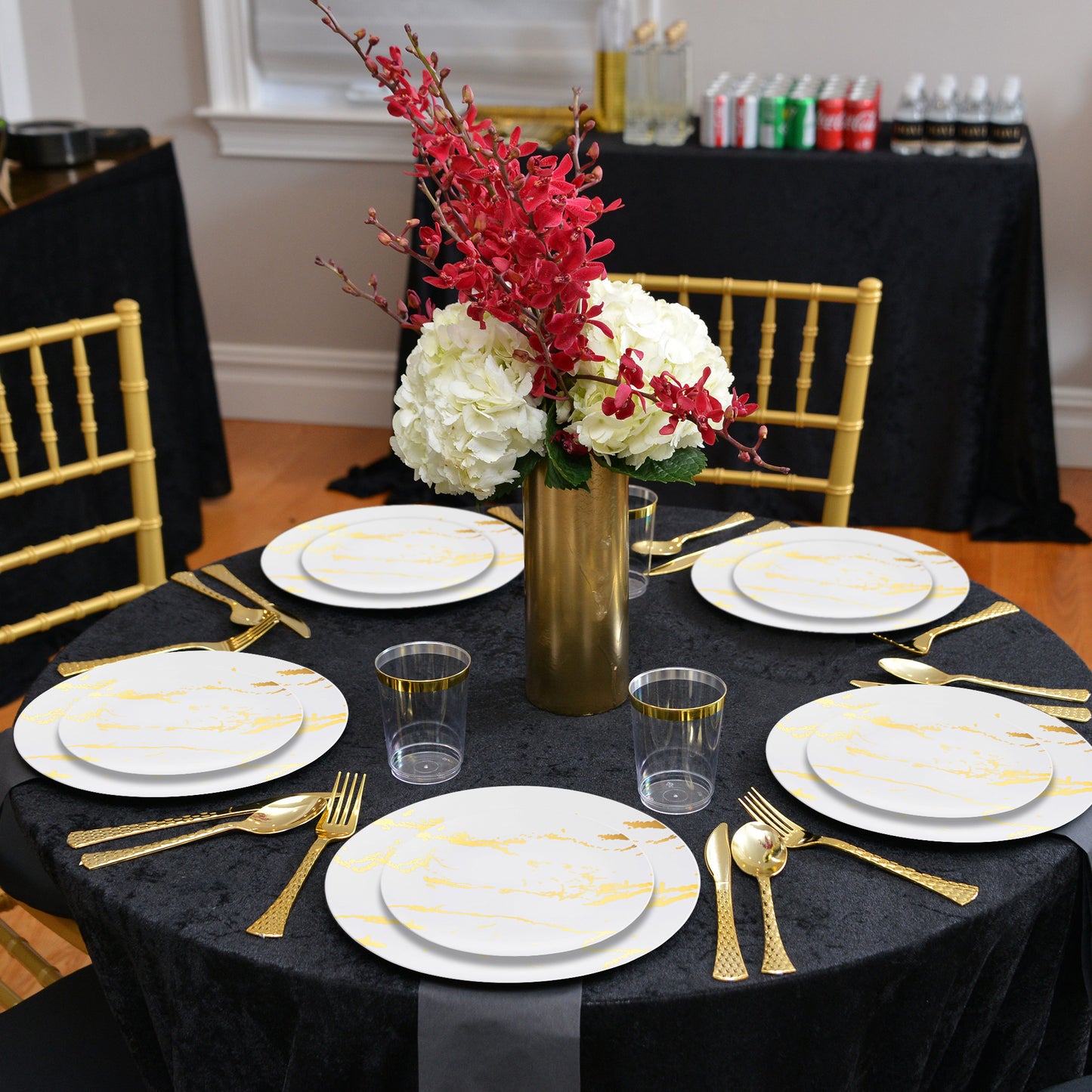 White with Gold Stroke Round Disposable Plastic Salad Plates (7.5")
