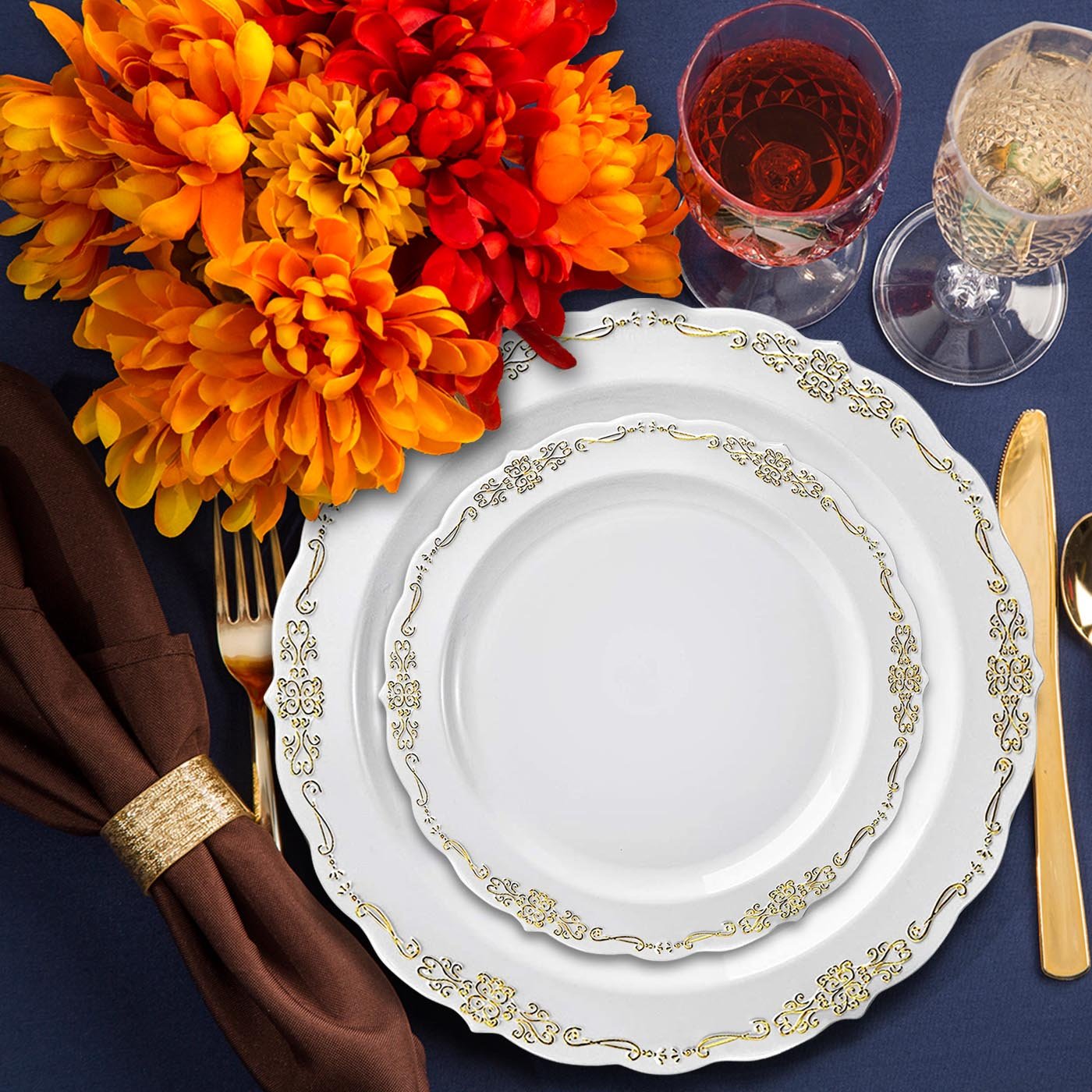 White with Gold Vintage Round Plastic Disposable Dinner Plates (10")