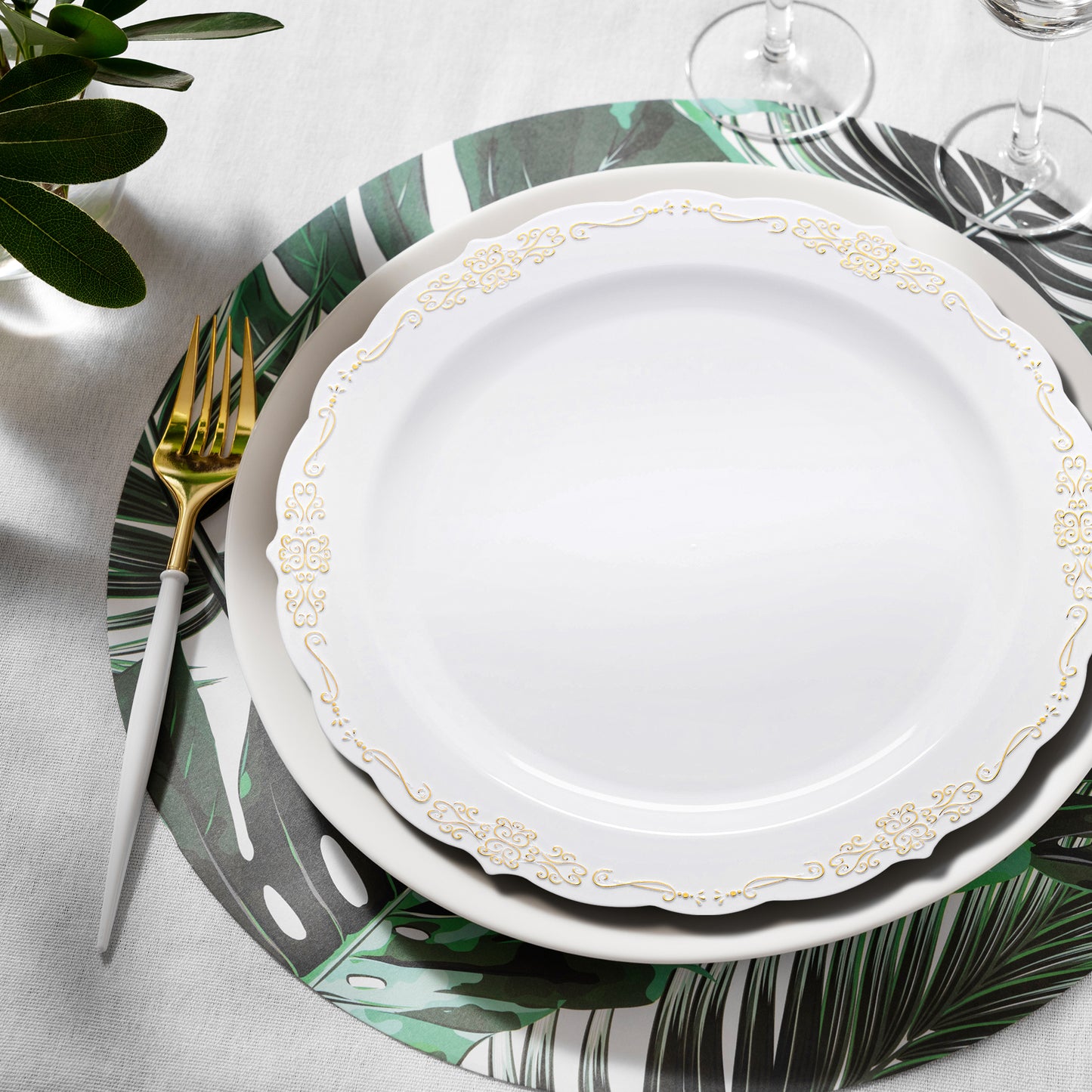 White with Gold Vintage Round Plastic Disposable Dinner Plates (10")